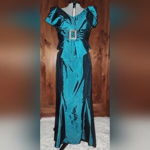 NWOTDaymor Couture Teal Top With Bow Accent Mermaid Sweeping Train Skirt Size 14